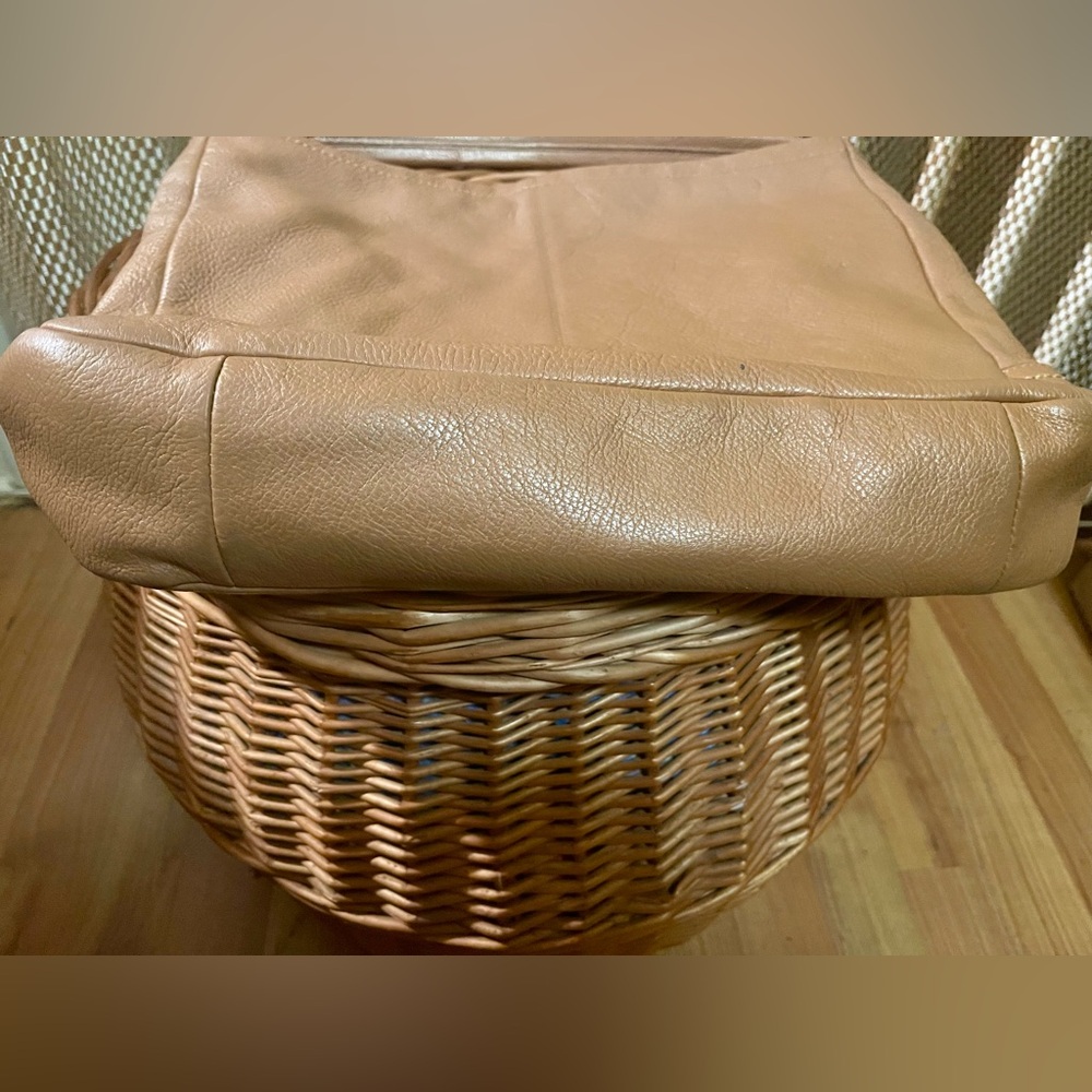 Coach Tan Leather HoBo Bag - Picture 4 of 8
